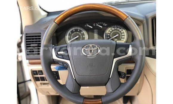 Nunua Imported Toyota Land Cruiser White Gari ndani ya Import - Dubai nchini Malawi Nunua Imported Toyota Land Cruiser White Gari ndani ya Import - Dubai nchini Malawi