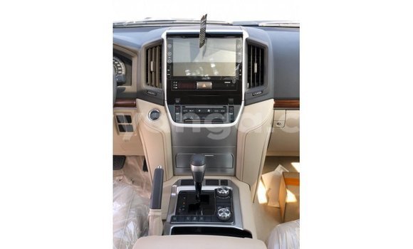 Nunua Imported Toyota Land Cruiser White Gari ndani ya Import - Dubai nchini Malawi Nunua Imported Toyota Land Cruiser White Gari ndani ya Import - Dubai nchini Malawi