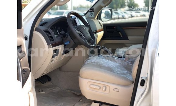 Nunua Imported Toyota Land Cruiser White Gari ndani ya Import - Dubai nchini Malawi Nunua Imported Toyota Land Cruiser White Gari ndani ya Import - Dubai nchini Malawi