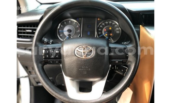 Acheter Import Voiture Toyota Fortuner Blanc à Import - Dubai, Malawi Acheter Import Voiture Toyota Fortuner Blanc à Import - Dubai, Malawi