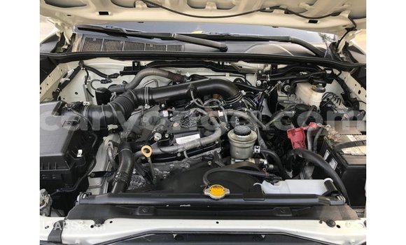 Acheter Import Voiture Toyota Fortuner Blanc à Import - Dubai, Malawi Acheter Import Voiture Toyota Fortuner Blanc à Import - Dubai, Malawi