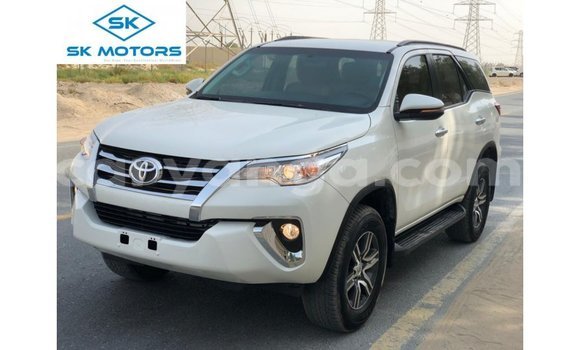 Nunua Imported Toyota Fortuner White Gari ndani ya Import - Dubai nchini Malawi Nunua Imported Toyota Fortuner White Gari ndani ya Import - Dubai nchini Malawi