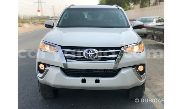 Nunua Imported Toyota Fortuner White Gari ndani ya Import - Dubai nchini Malawi Nunua Imported Toyota Fortuner White Gari ndani ya Import - Dubai nchini Malawi