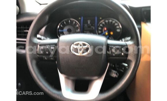 Nunua Imported Toyota Fortuner White Gari ndani ya Import - Dubai nchini Malawi Nunua Imported Toyota Fortuner White Gari ndani ya Import - Dubai nchini Malawi
