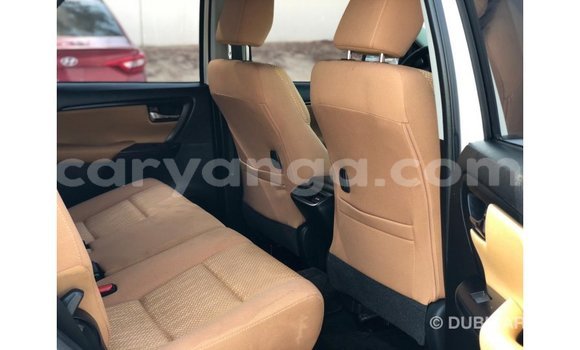 Nunua Imported Toyota Fortuner White Gari ndani ya Import - Dubai nchini Malawi Nunua Imported Toyota Fortuner White Gari ndani ya Import - Dubai nchini Malawi