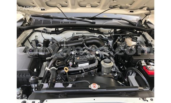 Nunua Imported Toyota Fortuner White Gari ndani ya Import - Dubai nchini Malawi Nunua Imported Toyota Fortuner White Gari ndani ya Import - Dubai nchini Malawi