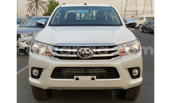 Nunua Imported Toyota Hilux White Gari ndani ya Import - Dubai nchini Malawi Nunua Imported Toyota Hilux White Gari ndani ya Import - Dubai nchini Malawi