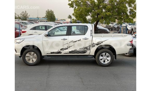 Nunua Imported Toyota Hilux White Gari ndani ya Import - Dubai nchini Malawi Nunua Imported Toyota Hilux White Gari ndani ya Import - Dubai nchini Malawi