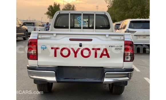 Nunua Imported Toyota Hilux White Gari ndani ya Import - Dubai nchini Malawi Nunua Imported Toyota Hilux White Gari ndani ya Import - Dubai nchini Malawi