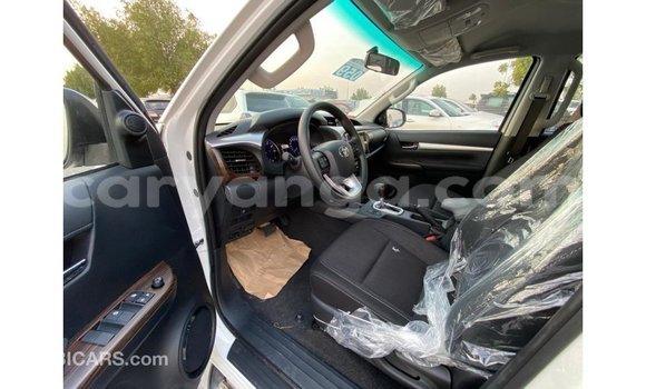Nunua Imported Toyota Hilux White Gari ndani ya Import - Dubai nchini Malawi Nunua Imported Toyota Hilux White Gari ndani ya Import - Dubai nchini Malawi
