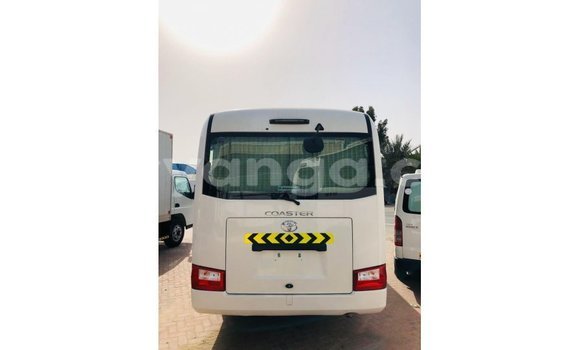 Acheter Import Voiture Toyota Coaster Blanc à Import - Dubai, Malawi Acheter Import Voiture Toyota Coaster Blanc à Import - Dubai, Malawi
