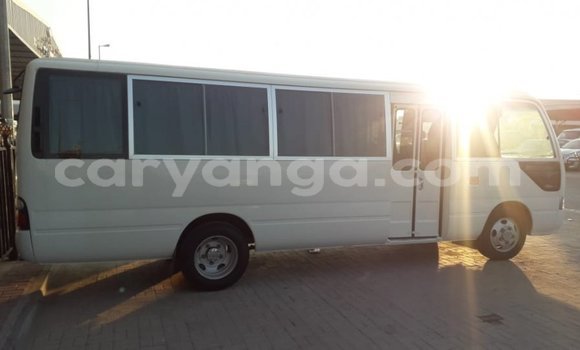 Nunua Imported Toyota Coaster White Gari ndani ya Import - Dubai nchini Malawi Nunua Imported Toyota Coaster White Gari ndani ya Import - Dubai nchini Malawi