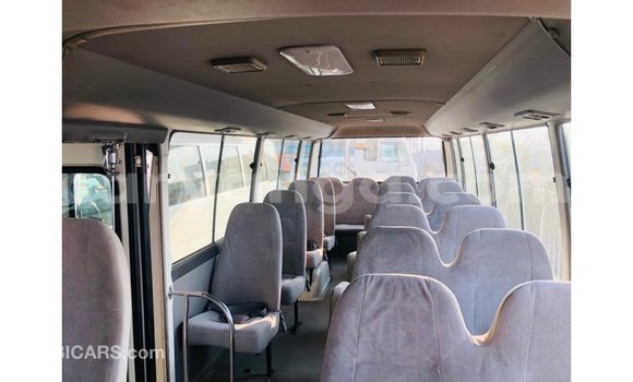 Acheter Import Voiture Toyota Coaster Blanc à Import - Dubai, Malawi Acheter Import Voiture Toyota Coaster Blanc à Import - Dubai, Malawi