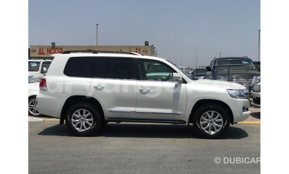 Buy Import Toyota Land Cruiser White Car in Import - Dubai in Malawi Buy Import Toyota Land Cruiser White Car in Import - Dubai in Malawi