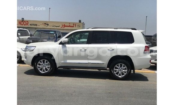 Buy Import Toyota Land Cruiser White Car in Import - Dubai in Malawi Buy Import Toyota Land Cruiser White Car in Import - Dubai in Malawi