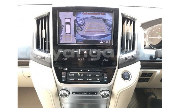 Buy Import Toyota Land Cruiser White Car in Import - Dubai in Malawi Buy Import Toyota Land Cruiser White Car in Import - Dubai in Malawi