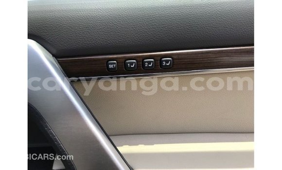 Buy Import Toyota Land Cruiser White Car in Import - Dubai in Malawi Buy Import Toyota Land Cruiser White Car in Import - Dubai in Malawi