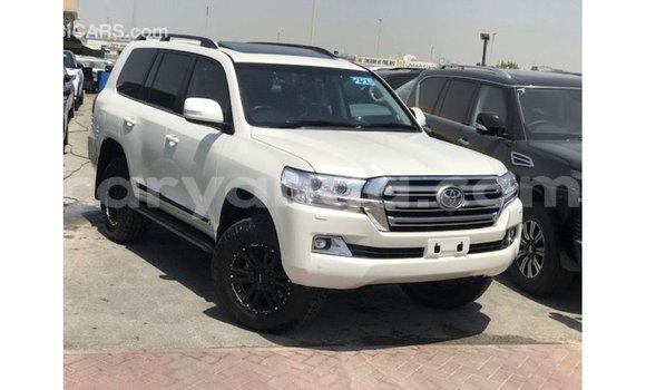 Acheter Import Voiture Toyota Land Cruiser Blanc à Import - Dubai, Malawi Acheter Import Voiture Toyota Land Cruiser Blanc à Import - Dubai, Malawi