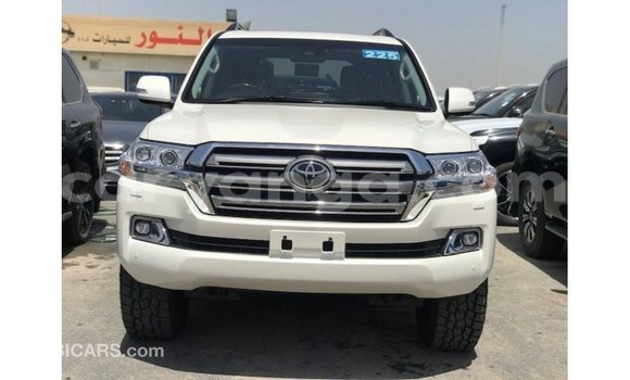 Acheter Import Voiture Toyota Land Cruiser Blanc à Import - Dubai, Malawi Acheter Import Voiture Toyota Land Cruiser Blanc à Import - Dubai, Malawi