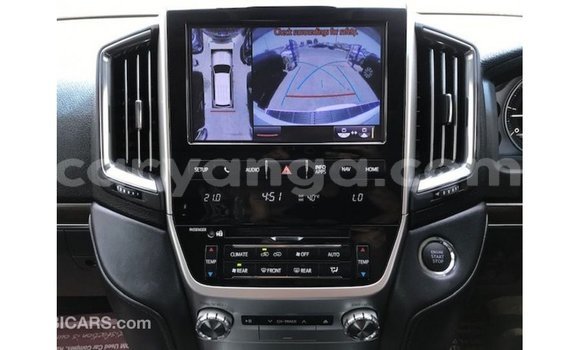 Acheter Import Voiture Toyota Land Cruiser Blanc à Import - Dubai, Malawi Acheter Import Voiture Toyota Land Cruiser Blanc à Import - Dubai, Malawi