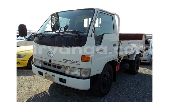 Nunua Imported Toyota Dyna White Gari ndani ya Import - Dubai nchini Malawi Nunua Imported Toyota Dyna White Gari ndani ya Import - Dubai nchini Malawi