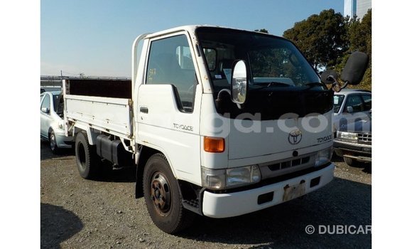 Nunua Imported Toyota Dyna White Gari ndani ya Import - Dubai nchini Malawi Nunua Imported Toyota Dyna White Gari ndani ya Import - Dubai nchini Malawi