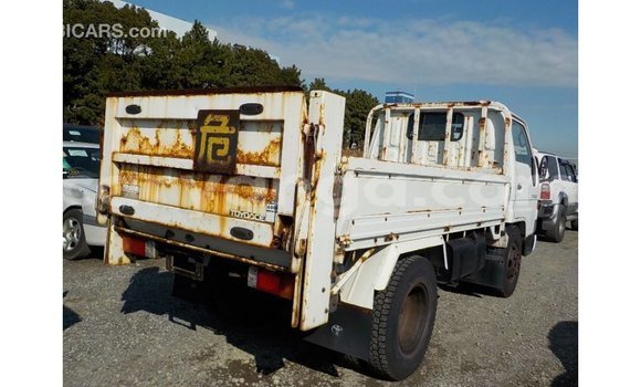 Nunua Imported Toyota Dyna White Gari ndani ya Import - Dubai nchini Malawi Nunua Imported Toyota Dyna White Gari ndani ya Import - Dubai nchini Malawi
