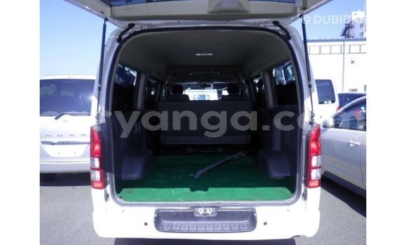 Acheter Import Voiture Toyota Hiace Blanc à Import - Dubai, Malawi Acheter Import Voiture Toyota Hiace Blanc à Import - Dubai, Malawi