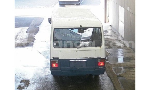 Nunua Imported Toyota Coaster White Gari ndani ya Import - Dubai nchini Malawi Nunua Imported Toyota Coaster White Gari ndani ya Import - Dubai nchini Malawi