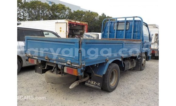Nunua Imported Toyota Dyna Blue Gari ndani ya Import - Dubai nchini Malawi Nunua Imported Toyota Dyna Blue Gari ndani ya Import - Dubai nchini Malawi
