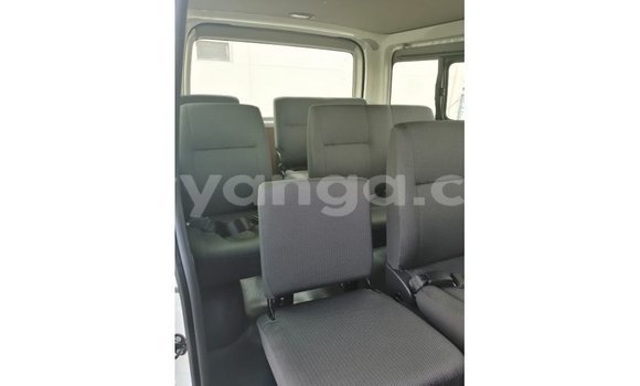 Nunua Imported Toyota Hiace White Gari ndani ya Import - Dubai nchini Malawi Nunua Imported Toyota Hiace White Gari ndani ya Import - Dubai nchini Malawi