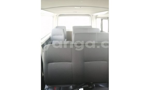 Nunua Imported Toyota Hiace White Gari ndani ya Import - Dubai nchini Malawi Nunua Imported Toyota Hiace White Gari ndani ya Import - Dubai nchini Malawi