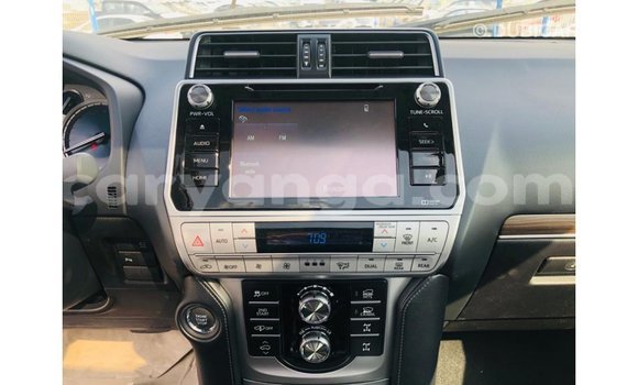 Nunua Imported Toyota Prado Brown Gari ndani ya Import - Dubai nchini Malawi Nunua Imported Toyota Prado Brown Gari ndani ya Import - Dubai nchini Malawi