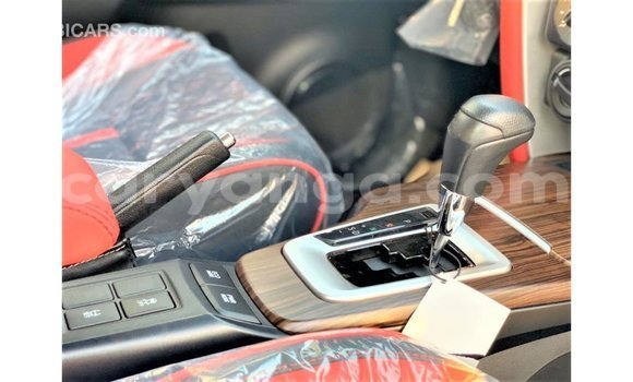 Acheter Import Voiture Toyota Fortuner Blanc à Import - Dubai, Malawi Acheter Import Voiture Toyota Fortuner Blanc à Import - Dubai, Malawi