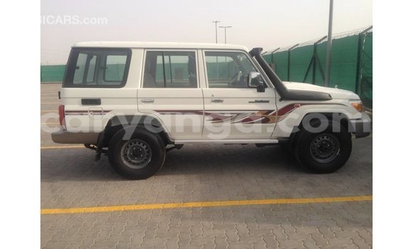 Buy Import Toyota Land Cruiser White Car in Import - Dubai in Malawi Buy Import Toyota Land Cruiser White Car in Import - Dubai in Malawi