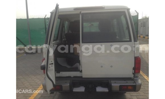 Buy Import Toyota Land Cruiser White Car in Import - Dubai in Malawi Buy Import Toyota Land Cruiser White Car in Import - Dubai in Malawi