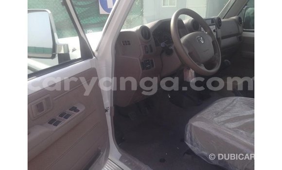 Buy Import Toyota Land Cruiser White Car in Import - Dubai in Malawi Buy Import Toyota Land Cruiser White Car in Import - Dubai in Malawi