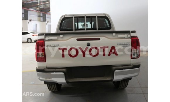 Buy Import Toyota Hilux White Car in Import - Dubai in Malawi Buy Import Toyota Hilux White Car in Import - Dubai in Malawi