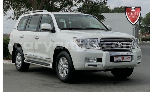 Acheter Import Voiture Toyota Land Cruiser Blanc à Import - Dubai, Malawi Acheter Import Voiture Toyota Land Cruiser Blanc à Import - Dubai, Malawi