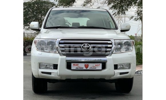 Acheter Import Voiture Toyota Land Cruiser Blanc à Import - Dubai, Malawi Acheter Import Voiture Toyota Land Cruiser Blanc à Import - Dubai, Malawi