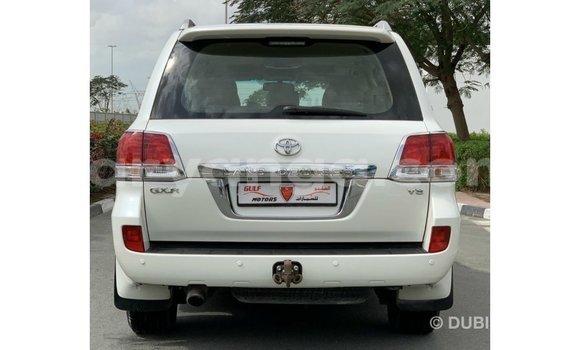 Acheter Import Voiture Toyota Land Cruiser Blanc à Import - Dubai, Malawi Acheter Import Voiture Toyota Land Cruiser Blanc à Import - Dubai, Malawi