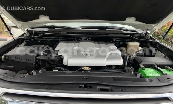 Acheter Import Voiture Toyota Land Cruiser Blanc à Import - Dubai, Malawi Acheter Import Voiture Toyota Land Cruiser Blanc à Import - Dubai, Malawi