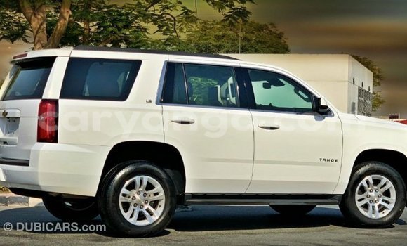 Acheter Import Voiture Chevrolet Tahoe Blanc à Import - Dubai, Malawi Acheter Import Voiture Chevrolet Tahoe Blanc à Import - Dubai, Malawi