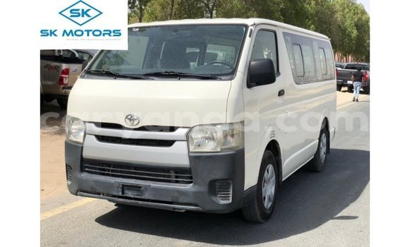 Acheter Import Voiture Toyota Hiace Blanc à Import - Dubai, Malawi Acheter Import Voiture Toyota Hiace Blanc à Import - Dubai, Malawi