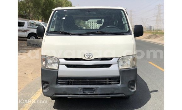 Acheter Import Voiture Toyota Hiace Blanc à Import - Dubai, Malawi Acheter Import Voiture Toyota Hiace Blanc à Import - Dubai, Malawi