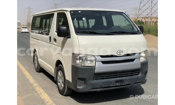 Acheter Import Voiture Toyota Hiace Blanc à Import - Dubai, Malawi Acheter Import Voiture Toyota Hiace Blanc à Import - Dubai, Malawi