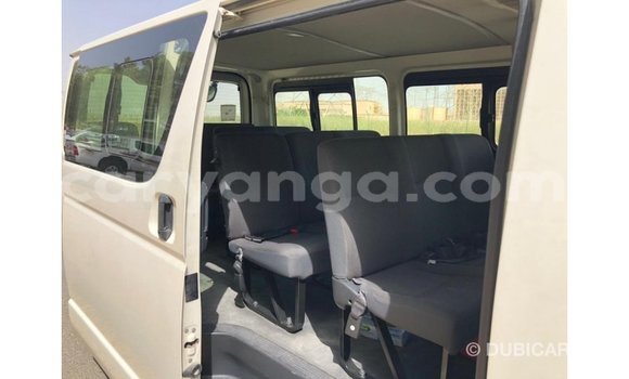 Acheter Import Voiture Toyota Hiace Blanc à Import - Dubai, Malawi Acheter Import Voiture Toyota Hiace Blanc à Import - Dubai, Malawi
