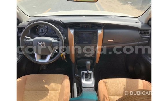 Nunua Imported Toyota Fortuner White Gari ndani ya Import - Dubai nchini Malawi Nunua Imported Toyota Fortuner White Gari ndani ya Import - Dubai nchini Malawi