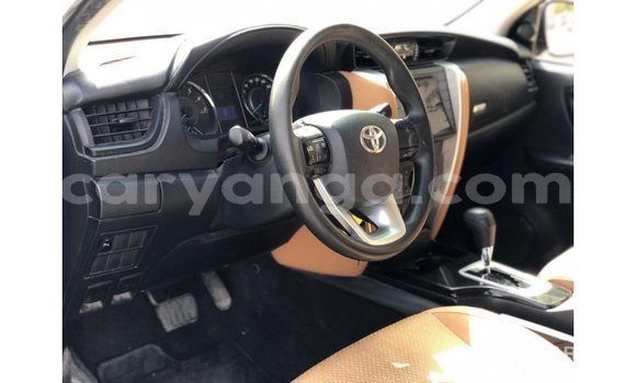 Nunua Imported Toyota Fortuner White Gari ndani ya Import - Dubai nchini Malawi Nunua Imported Toyota Fortuner White Gari ndani ya Import - Dubai nchini Malawi