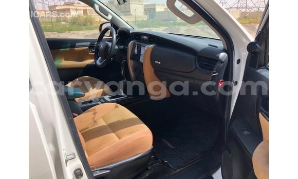 Nunua Imported Toyota Fortuner White Gari ndani ya Import - Dubai nchini Malawi Nunua Imported Toyota Fortuner White Gari ndani ya Import - Dubai nchini Malawi